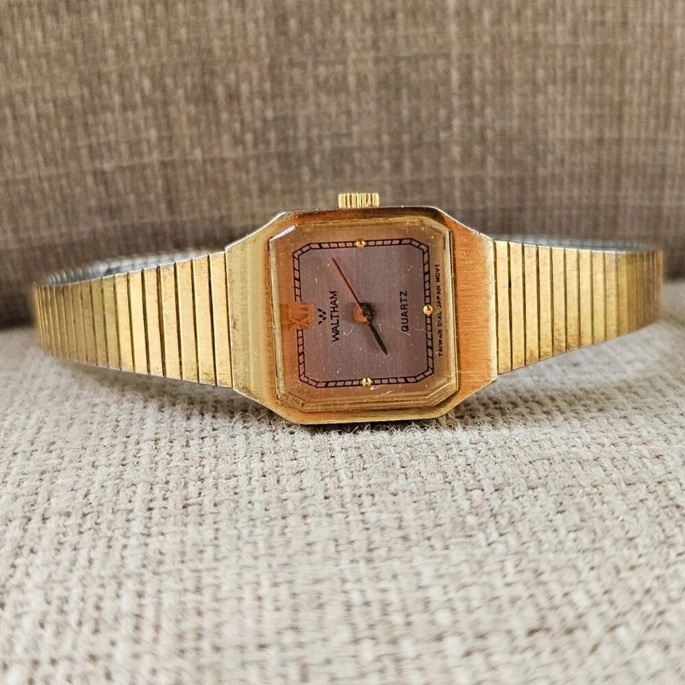 Vintage Waltham Women Wristwatch Japan Movt Analog Quartz Gold Tone Wrist Watch - Picture 3 of 10